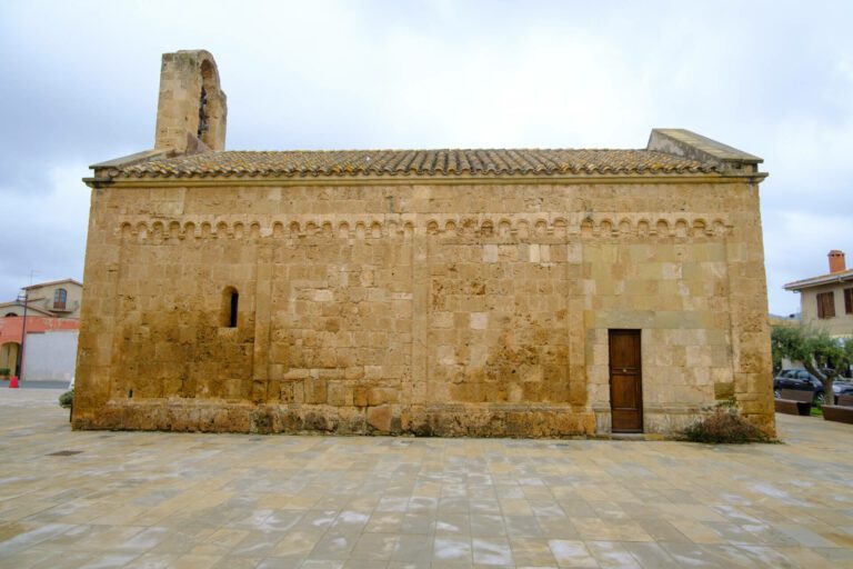 Villa San Pietro Chiesa San PietroApostolo